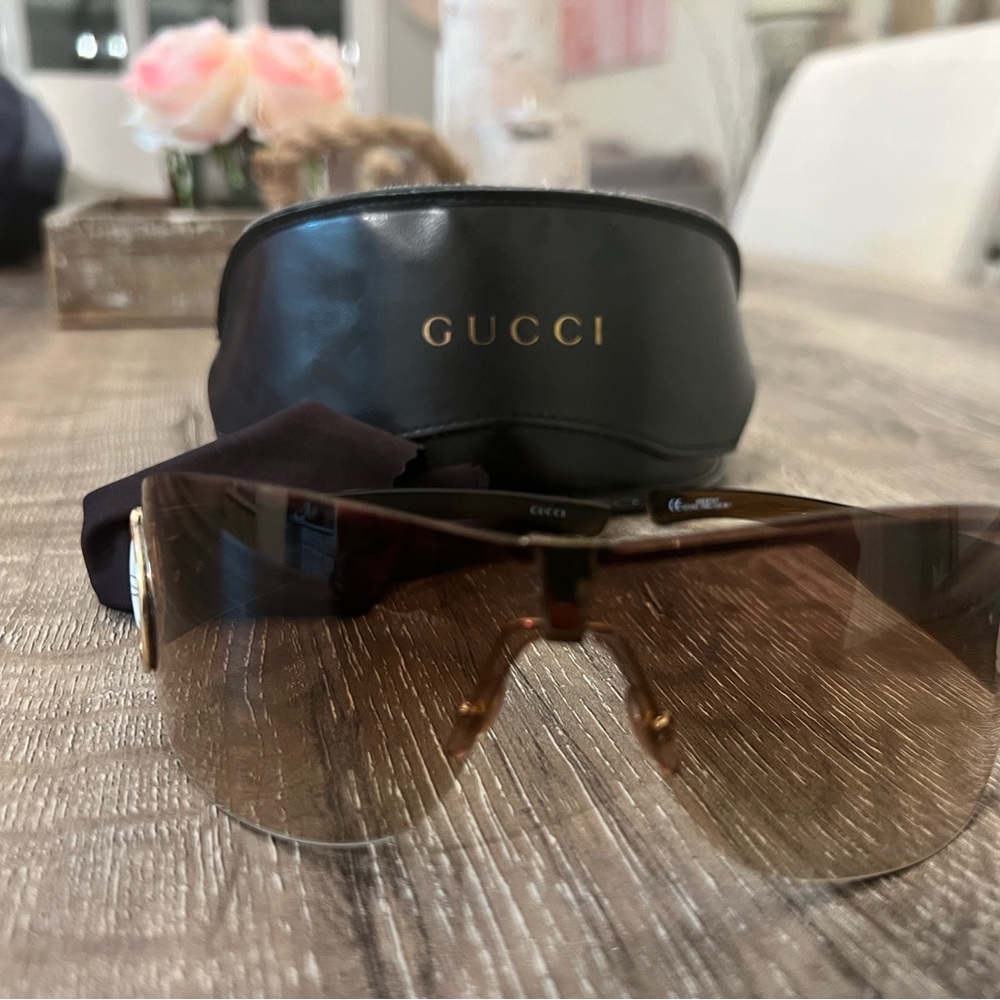 Gucci 2746s semi rimless sunglasses floral print Exc condition with case & cloth
